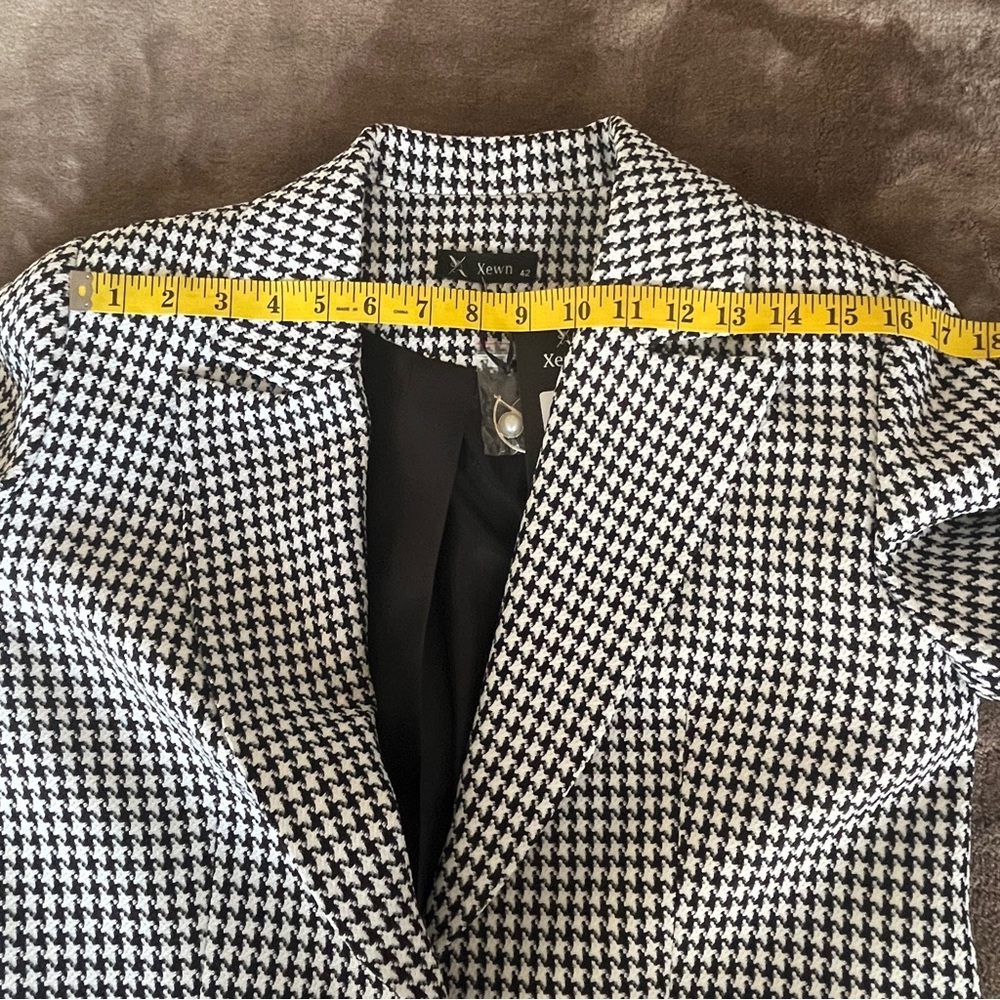 Stylish Black and White Houndstooth Women's Blazer - Picture 13 of 13